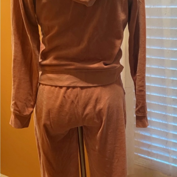 Women’s Set Of Blush Rose Jogging Suit Lounge Activewear Sweats Size Small - Picture 3 of 3